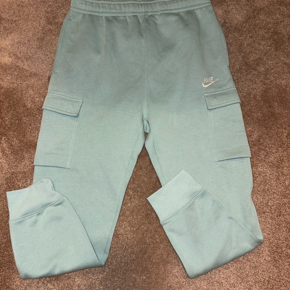 Nike women’s mint jogger
